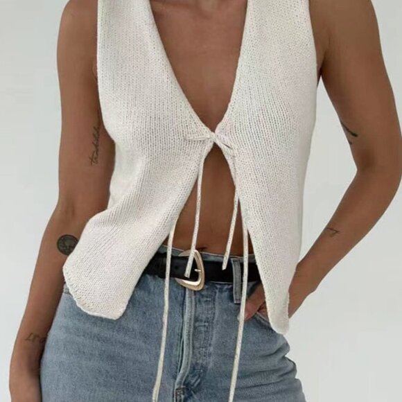 I-08 🌟 Tie Front Sleeveless Knitted Sweater Vest in Cream - Picture 2 of 2